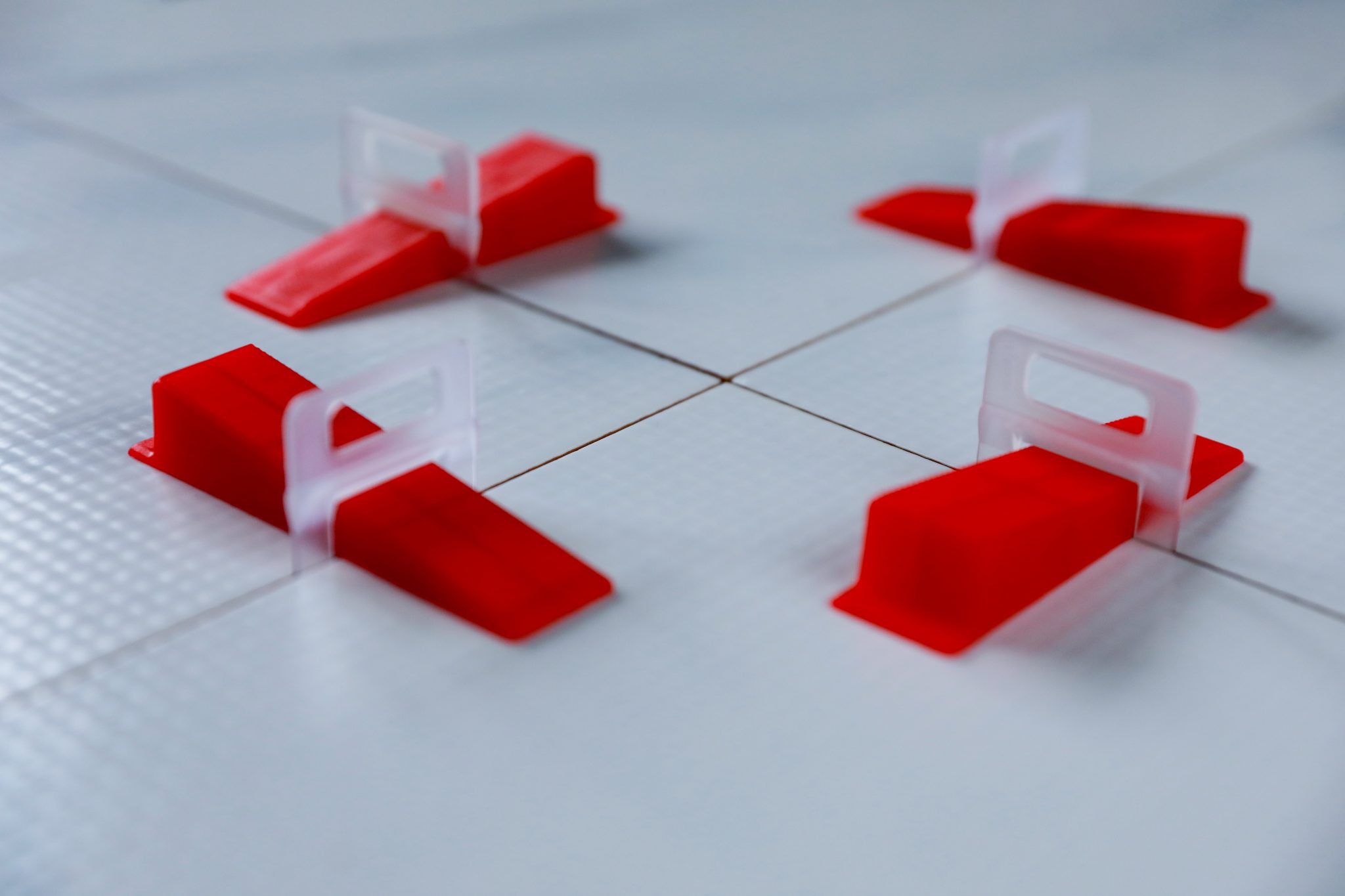 How to lay tiles using tile leveling system clips